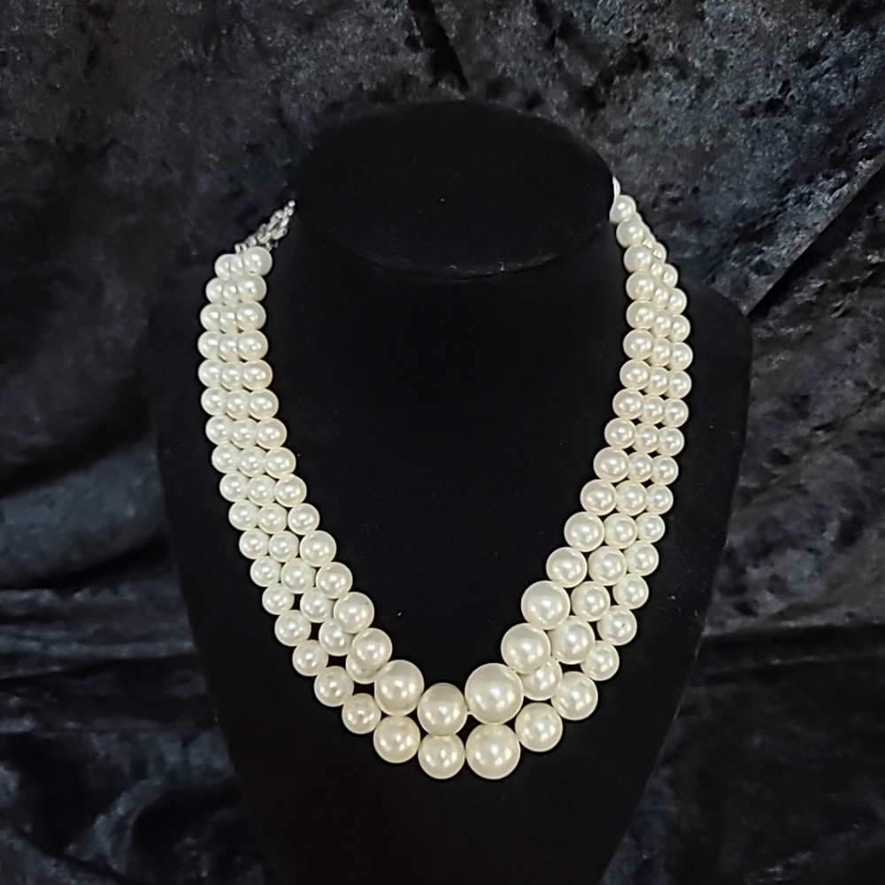 Vtg Triple Strand Faux Pearl Necklace Choker